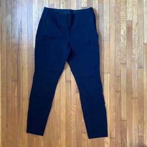 CAbi black cropped pants size 6.